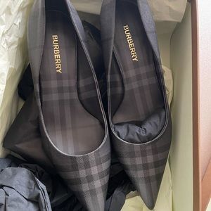 Burberry Pointed Toe Pump